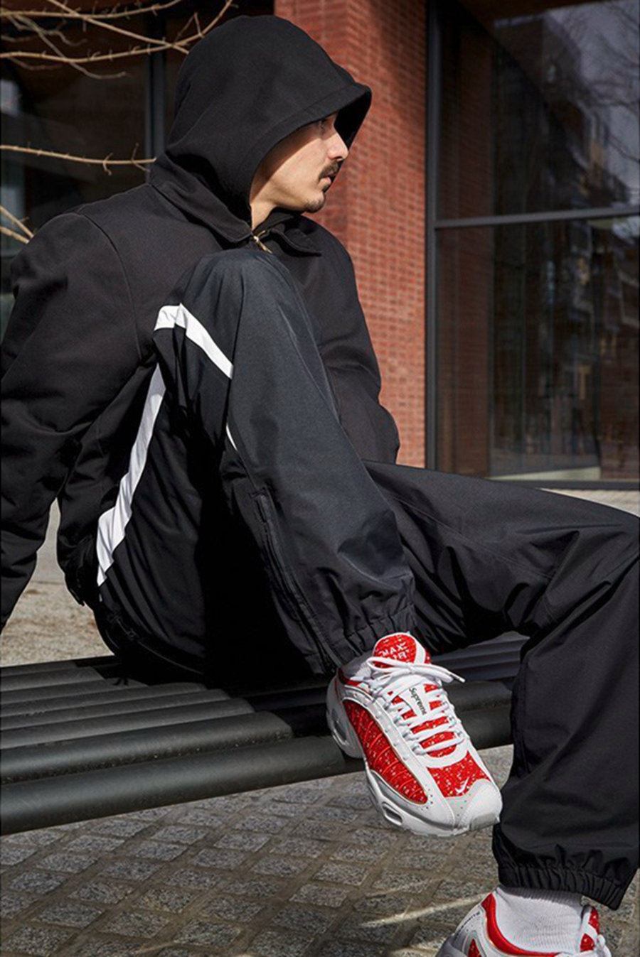 Supreme,Nike,Air Max Tailwind  Supreme x Nike 全新跑鞋正式发布！本周即将发售，你会买吗？