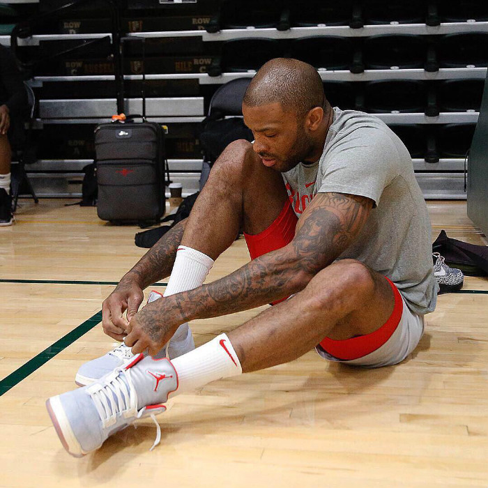 PJtucker,塔克,Nike,NBA,球鞋上脚 狠货看花眼!「鞋王塔克」晒出未市售 Nike x FOG 新配色! PJtucker,塔克,Nike,NBA,球鞋上脚 狠货看花眼!「鞋王塔克」晒出未市售 Nike x FOG 新配色!