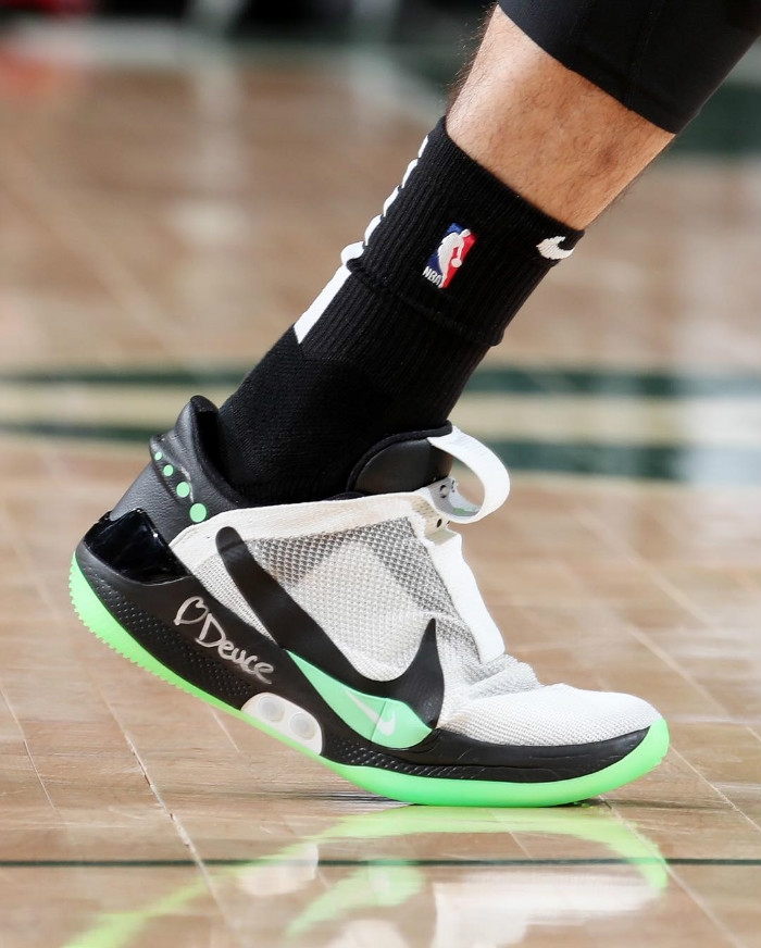 PJtucker,塔克,Nike,NBA,球鞋上脚 狠货看花眼!「鞋王塔克」晒出未市售 Nike x FOG 新配色! PJtucker,塔克,Nike,NBA,球鞋上脚 狠货看花眼!「鞋王塔克」晒出未市售 Nike x FOG 新配色!