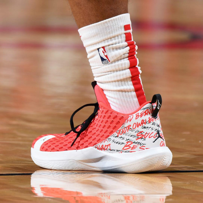 PJtucker,塔克,Nike,NBA,球鞋上脚 狠货看花眼!「鞋王塔克」晒出未市售 Nike x FOG 新配色! PJtucker,塔克,Nike,NBA,球鞋上脚 狠货看花眼!「鞋王塔克」晒出未市售 Nike x FOG 新配色!