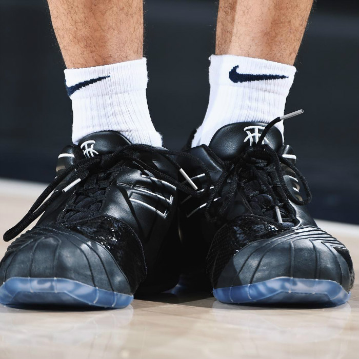 PJtucker,塔克,Nike,NBA,球鞋上脚 狠货看花眼!「鞋王塔克」晒出未市售 Nike x FOG 新配色! PJtucker,塔克,Nike,NBA,球鞋上脚 狠货看花眼!「鞋王塔克」晒出未市售 Nike x FOG 新配色!