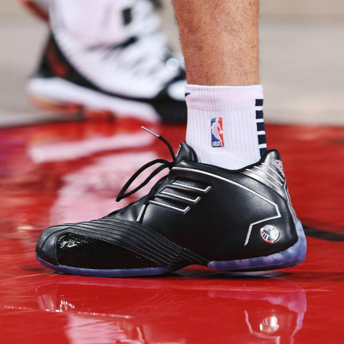 PJtucker,塔克,Nike,NBA,球鞋上脚 狠货看花眼!「鞋王塔克」晒出未市售 Nike x FOG 新配色! PJtucker,塔克,Nike,NBA,球鞋上脚 狠货看花眼!「鞋王塔克」晒出未市售 Nike x FOG 新配色!