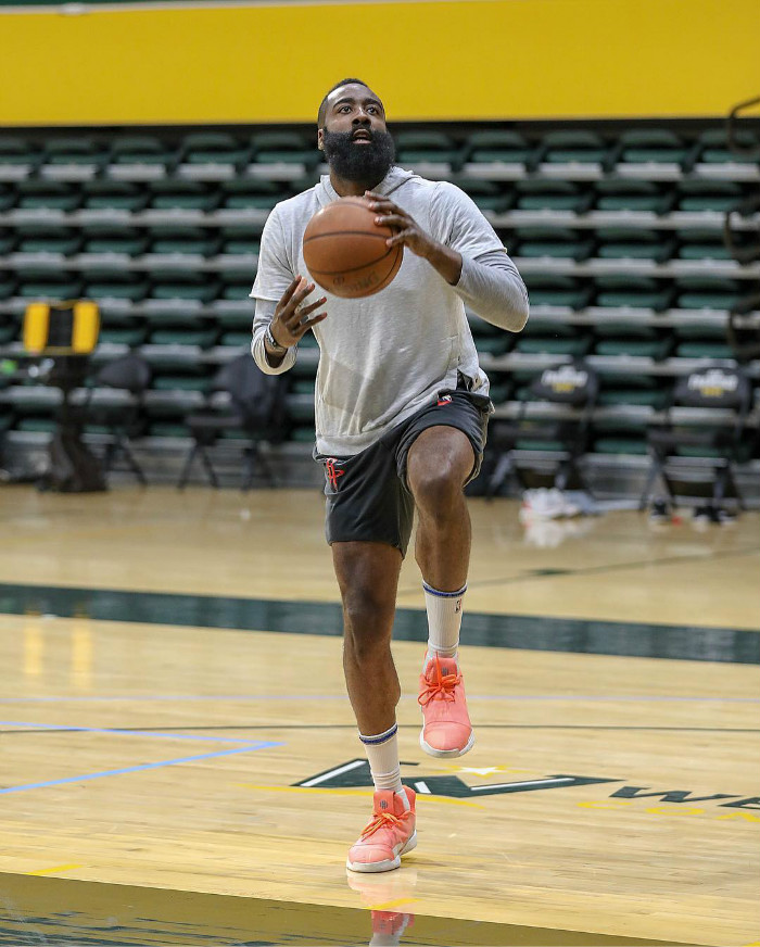 PJtucker,塔克,Nike,NBA,球鞋上脚 狠货看花眼!「鞋王塔克」晒出未市售 Nike x FOG 新配色! PJtucker,塔克,Nike,NBA,球鞋上脚 狠货看花眼!「鞋王塔克」晒出未市售 Nike x FOG 新配色!