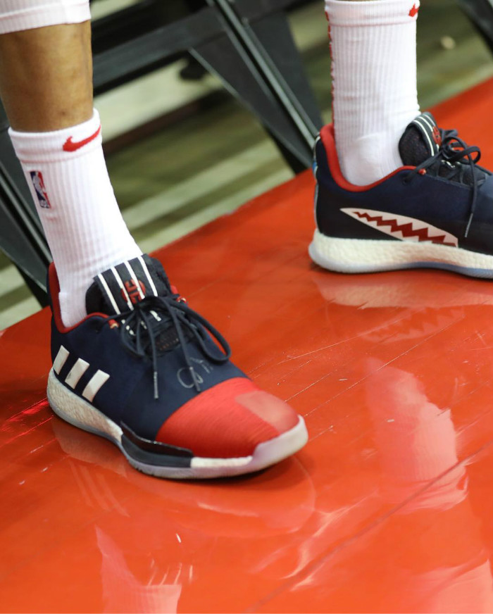PJtucker,塔克,Nike,NBA,球鞋上脚 狠货看花眼!「鞋王塔克」晒出未市售 Nike x FOG 新配色! PJtucker,塔克,Nike,NBA,球鞋上脚 狠货看花眼!「鞋王塔克」晒出未市售 Nike x FOG 新配色!