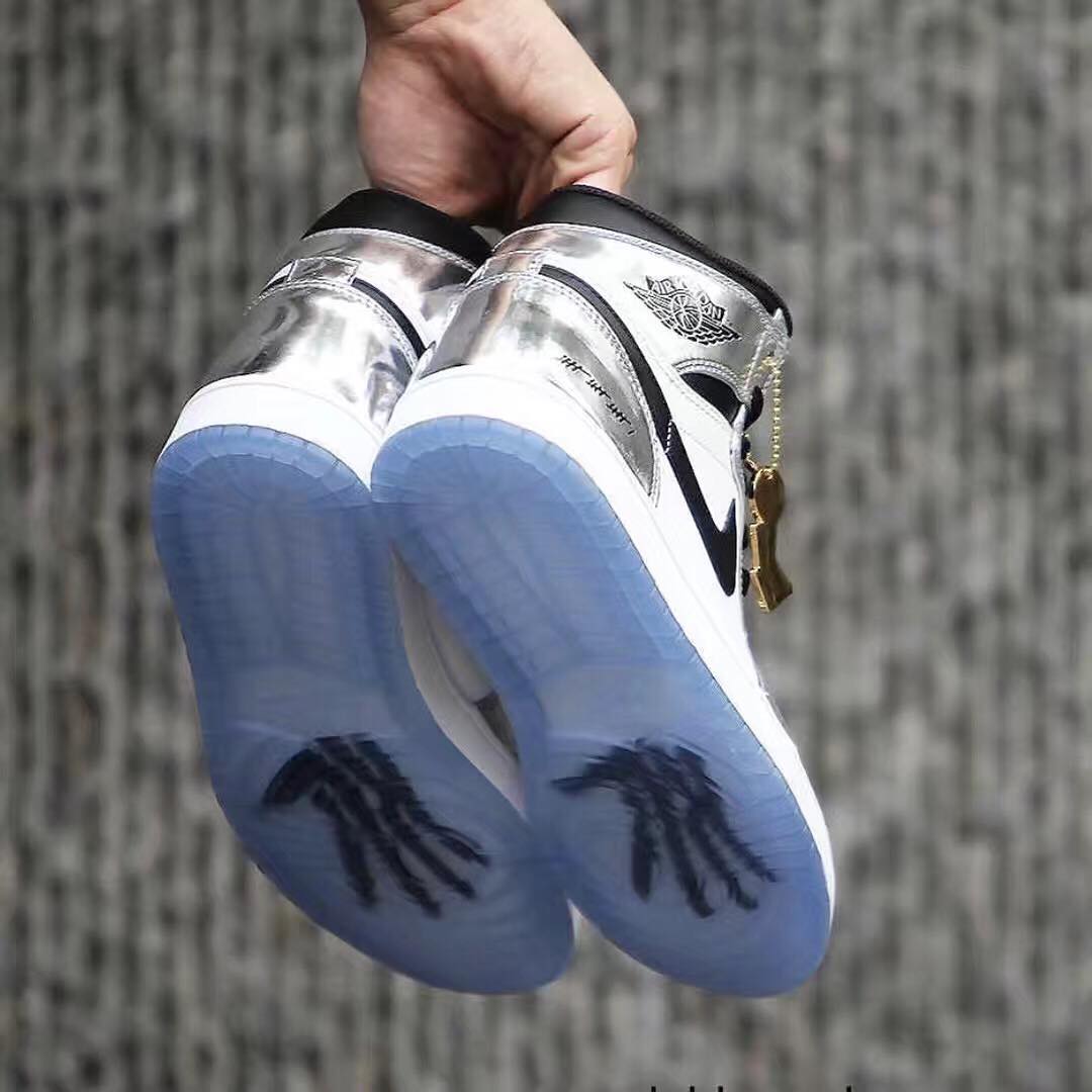 Yeezy,Air Jordan 1,OFF-WHITE,发 Yeezy、AJ1 全线暴涨!球鞋圈的「乱冲六月」你跟风冲了吗? Yeezy,Air Jordan 1,OFF-WHITE,发 Yeezy、AJ1 全线暴涨!球鞋圈的「乱冲六月」你跟风冲了吗?
