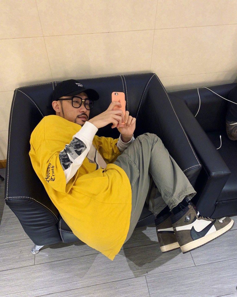 Air Jordan 1,AJ1,Vans 《新说唱》的 Rapper 场下更会穿!每年必看的「潮流指南」来了! Air Jordan 1,AJ1,Vans 《新说唱》的 Rapper 场下更会穿!每年必看的「潮流指南」来了!