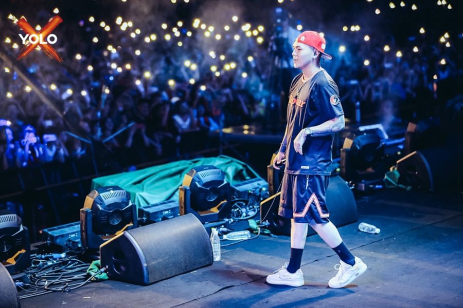 Air Jordan 1,AJ1,Vans 《新说唱》的 Rapper 场下更会穿!每年必看的「潮流指南」来了! Air Jordan 1,AJ1,Vans 《新说唱》的 Rapper 场下更会穿!每年必看的「潮流指南」来了!