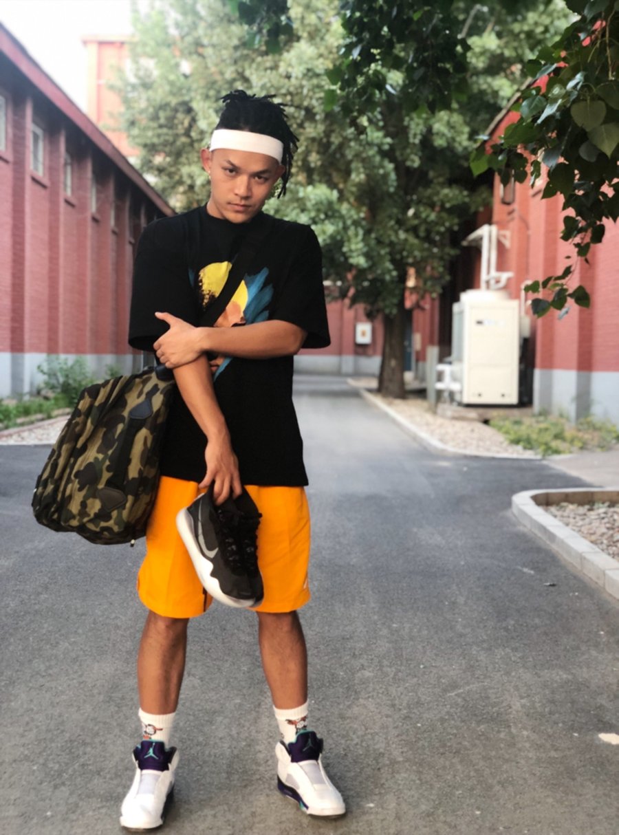 Air Jordan 1,AJ1,Vans 《新说唱》的 Rapper 场下更会穿!每年必看的「潮流指南」来了! Air Jordan 1,AJ1,Vans 《新说唱》的 Rapper 场下更会穿!每年必看的「潮流指南」来了!