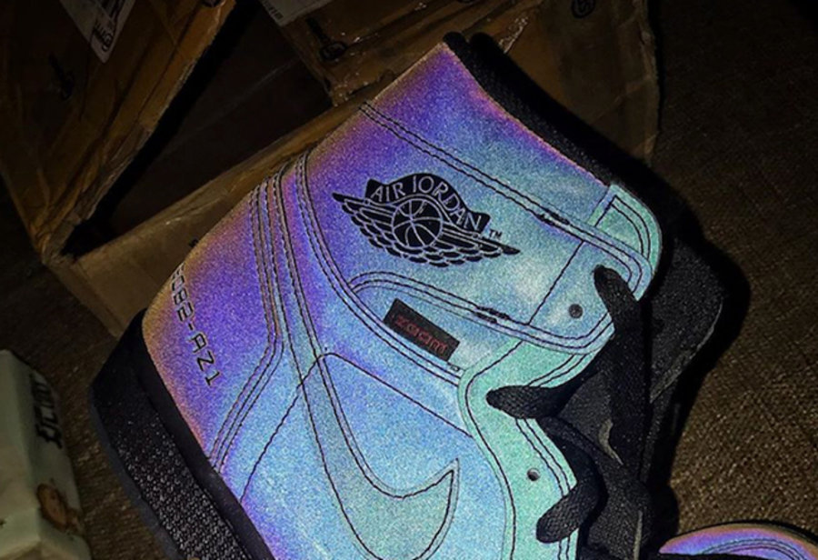 Nike,Air Jordan 1,aj1,发售  炫酷的反光星空鞋面！这双 Air Jordan 1 你打几分？