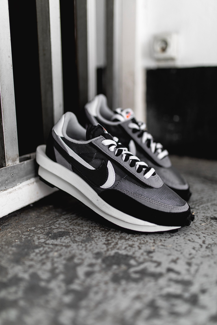 nike air new sneakers
