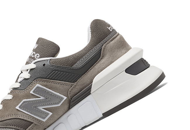 New Balance,发售  鞋身 “N” 字样 Logo 消失了？这款「元祖灰」新品你种草了吗