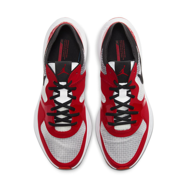 Jordan Brand, Air Zoom 85 Runn  还在买 Jordan 球鞋？这双「芝加哥」你打几分？