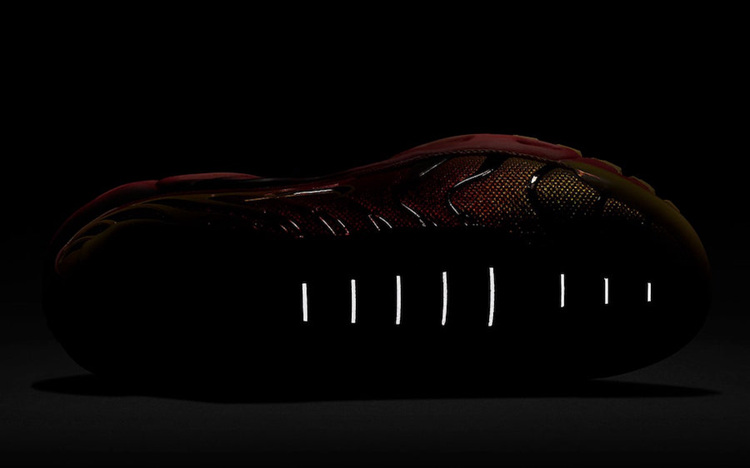 Nike,Air Max Plus GS,CT0962-70  亮眼 3M 反光线条！全新 Air Max Plus 套装即将发售！
