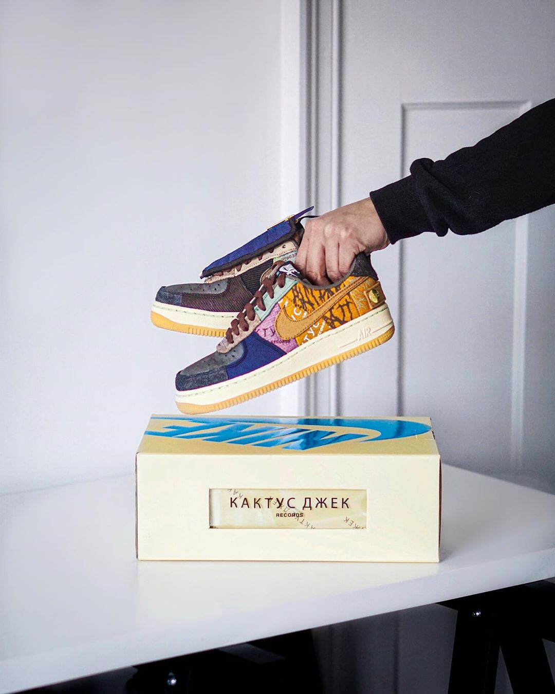 adidas,Nike,Air Jordan 1,AF1,A 明早发售白丝绸 EDC x AJ1 Mid 别忘了!一周球鞋美图!12.06 adidas,Nike,Air Jordan 1,AF1,A 明早发售白丝绸 EDC x AJ1 Mid 别忘了!一周球鞋美图!12.06