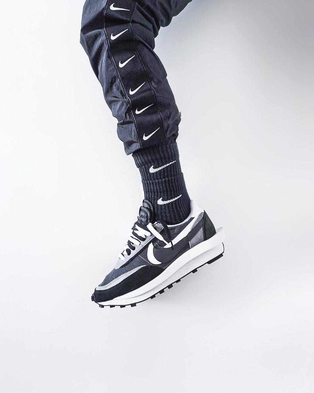 adidas,Nike,Air Jordan 1,AF1,A 明早发售白丝绸 EDC x AJ1 Mid 别忘了!一周球鞋美图!12.06 adidas,Nike,Air Jordan 1,AF1,A 明早发售白丝绸 EDC x AJ1 Mid 别忘了!一周球鞋美图!12.06