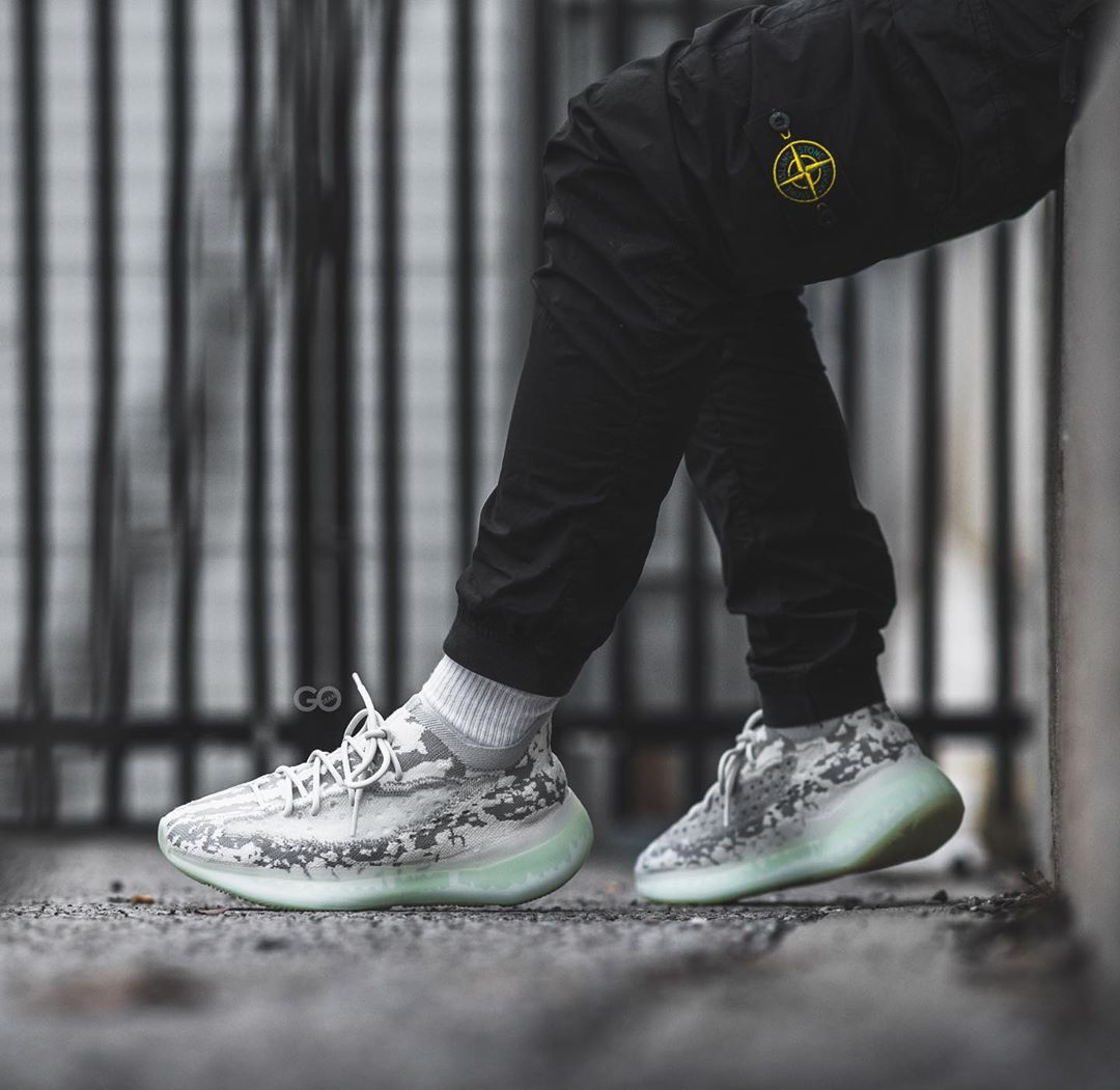 adidas,Nike,Air Jordan 1,AF1,A 明早发售白丝绸 EDC x AJ1 Mid 别忘了!一周球鞋美图!12.06 adidas,Nike,Air Jordan 1,AF1,A 明早发售白丝绸 EDC x AJ1 Mid 别忘了!一周球鞋美图!12.06