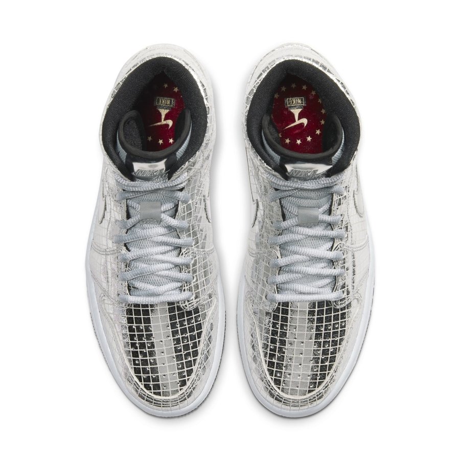 Air Jordan 1,Mid,AJ1 最闪亮的灯球!全新 Air Jordan 1 Mid “Disco Ball” 明年登场! Air Jordan 1,Mid,AJ1 最闪亮的灯球!全新 Air Jordan 1 Mid “Disco Ball” 明年登场!