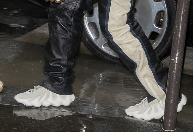 Yeezy 451,adidas,Kanye West,明星  暗示即将发售？侃爷上脚「火山」Yeezy 451！设计有变化！