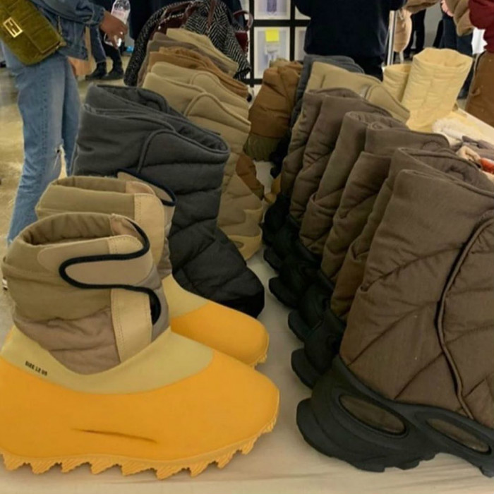 Yeezy,Kanye,Yeezy Season 8  Yeezy Season 8 发布！除了侃爷上脚的 451，还有新鞋首次曝光！