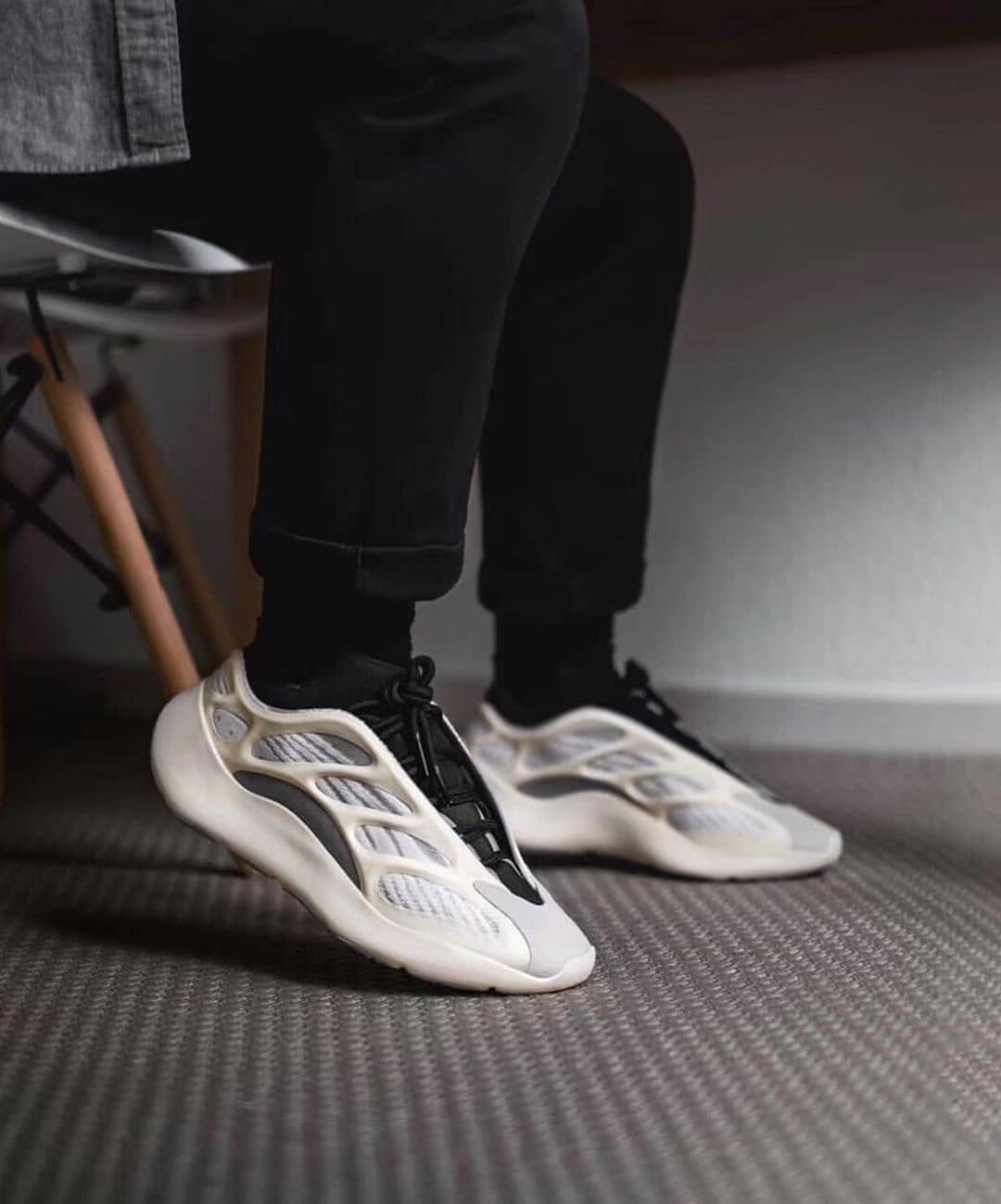 侃爷抢先上脚 yeezy 700 v3 新配色!超高颜值你爱了吗