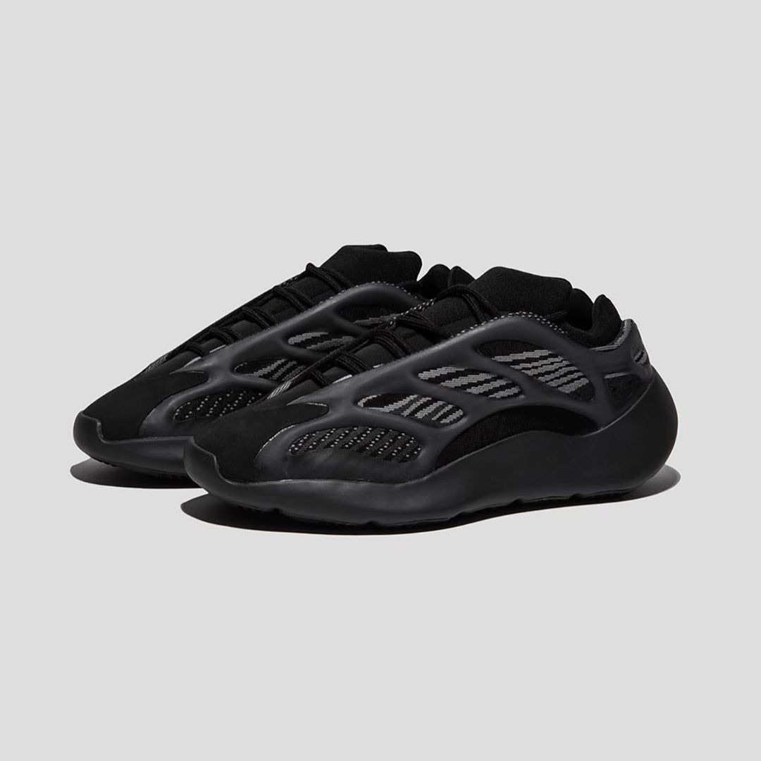 Nike,adidas,Air Jordan 1,Yeezy 现在抄底这 15 款球鞋超划算!除了李佳琦带货的 Nike 销量王,还有... 现在抄底这 15 款球鞋超划算!除了李佳琦带货的 Nike 销量王,还有...