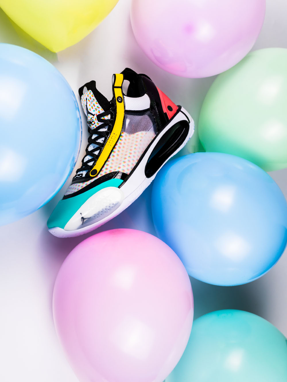Nike,adidas,Air Jordan 1,Yeezy 现在抄底这 15 款球鞋超划算!除了李佳琦带货的 Nike 销量王,还有... 现在抄底这 15 款球鞋超划算!除了李佳琦带货的 Nike 销量王,还有...