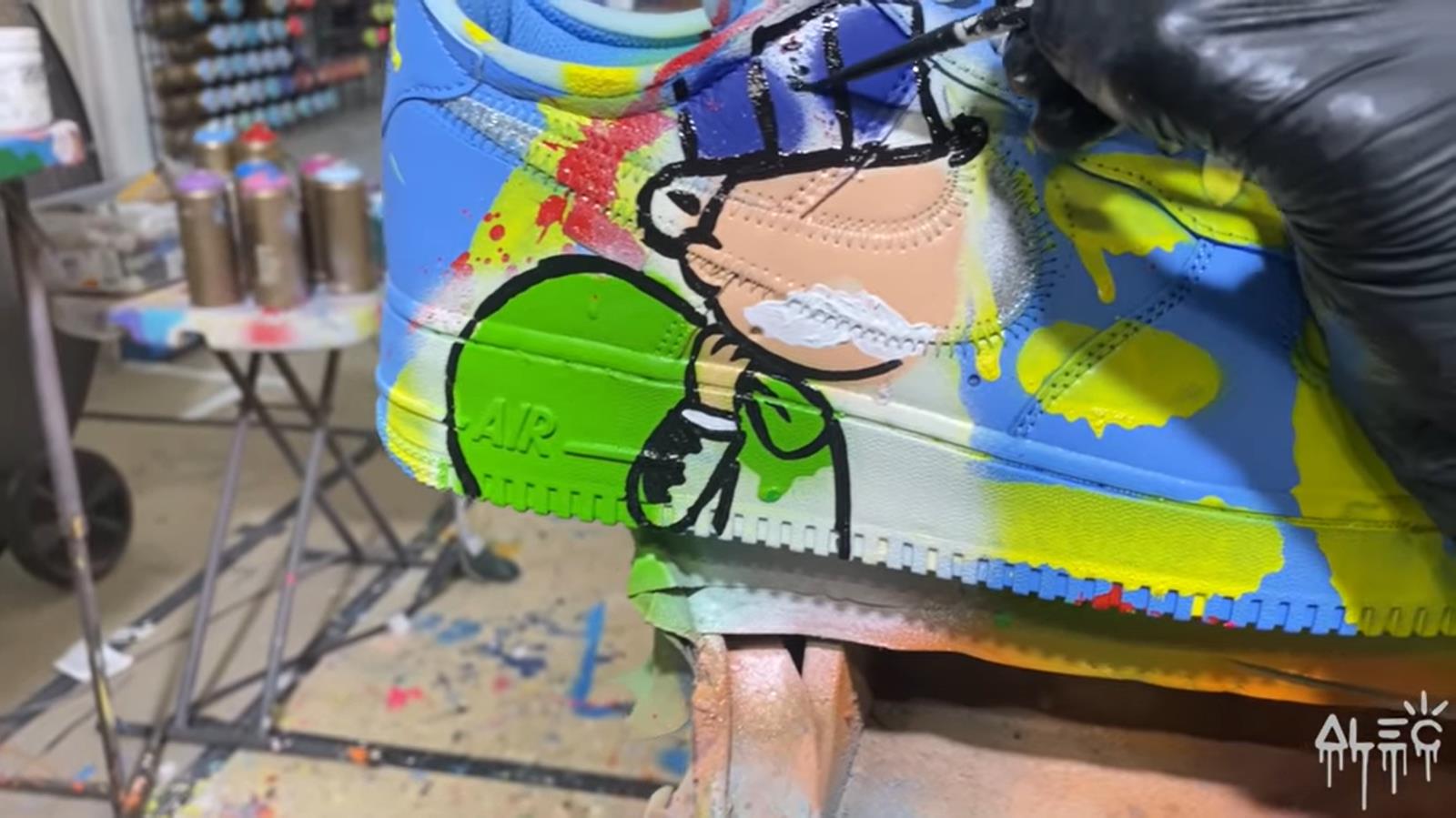Alec Monopoly Virgil 都忍不住点赞!这双「大富翁」 OW x AF1 “MCA” 太帅了! Alec Monopoly Virgil 都忍不住点赞!这双「大富翁」 OW x AF1 “MCA” 太帅了!