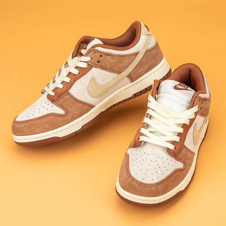 beige nike dunk