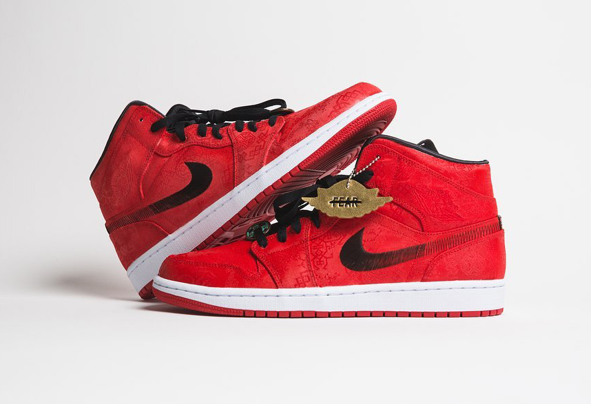 《冠希上脚红丝绸 AJ1CLOT x Air Force 1》