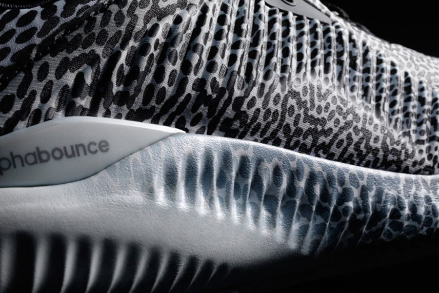 adidas,Alpha LAVA  刚刚突袭！4 厘米超厚 Boost 不讲武德！这才是梦寐以求的「万能跑鞋」！