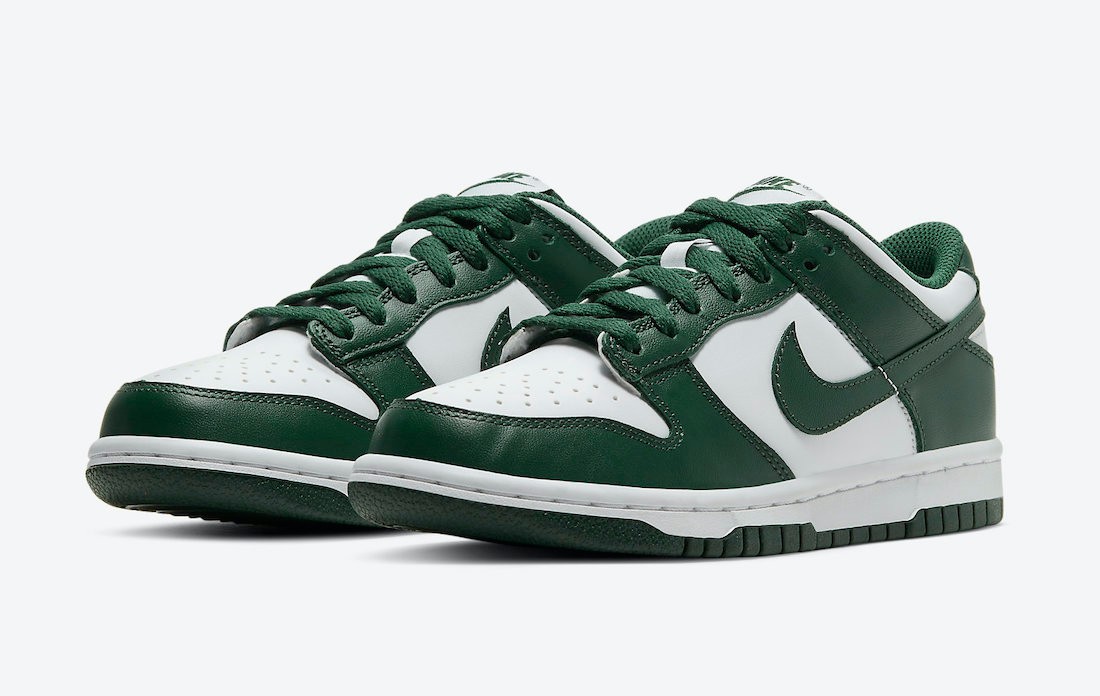 chaussure nike verte