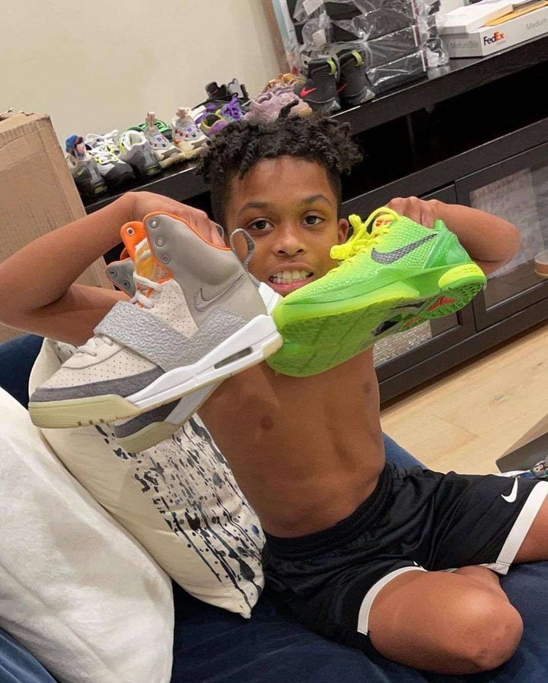 Nike,  9 岁就穿好几万的椰子！能当鞋王的儿子，真好！