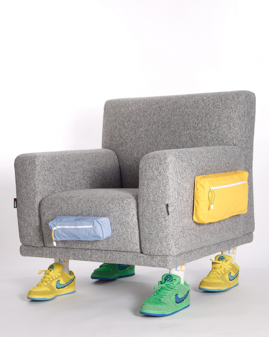 Dunk SB,Nike  土豪新玩法！给沙发穿上小熊 Dunk！网友：买沙发送鞋吗？