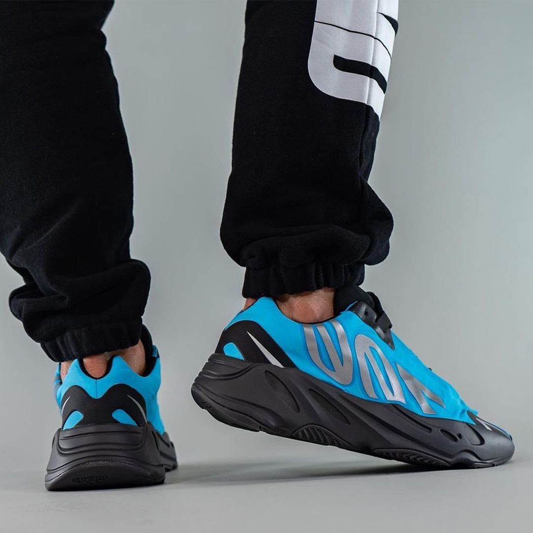 调色盘玩法实锤!全新 yeezy 700 mnvn 上脚图曝光!