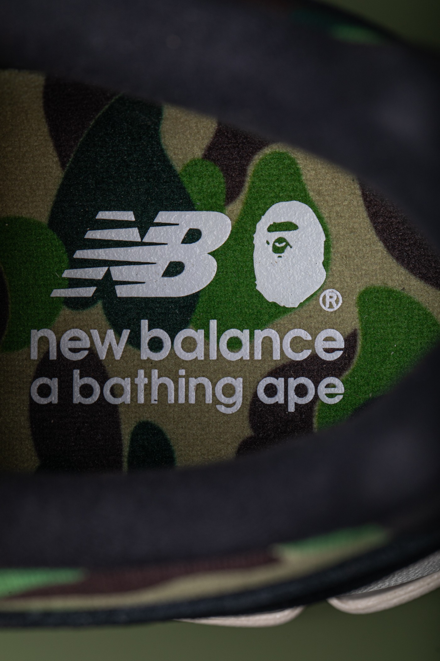 2002R,New Balance,BAPE  市价小 2 千！今年最「凶」的 New Balance 联名鞋刚刚发售！