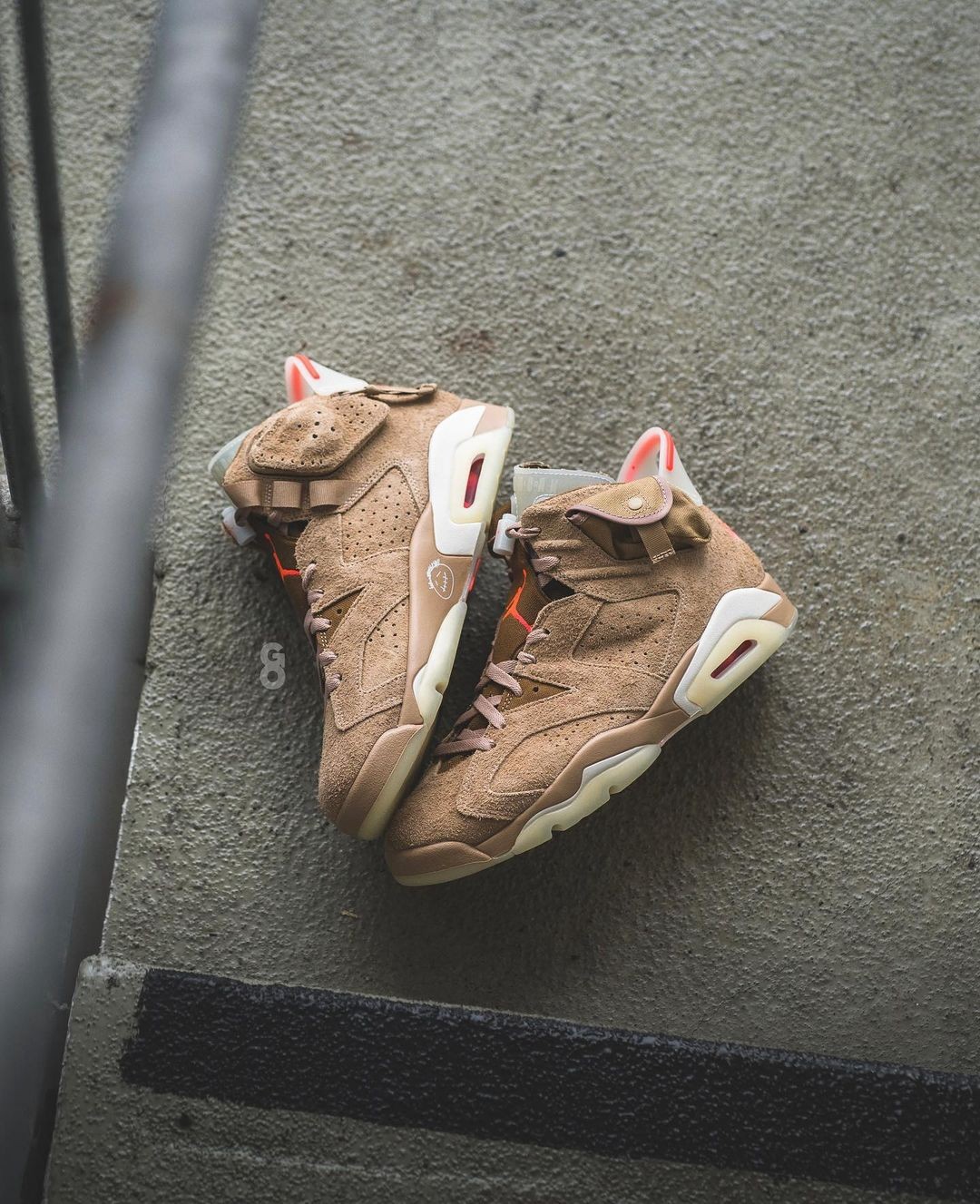 Travis Scott 秒杀「闪电反勾」!曾经原价没人要,如今市价 2w5!最贵 TS 联名竟然是它! Travis Scott 秒杀「闪电反勾」!曾经原价没人要,如今市价 2w5!最贵 TS 联名竟然是它!