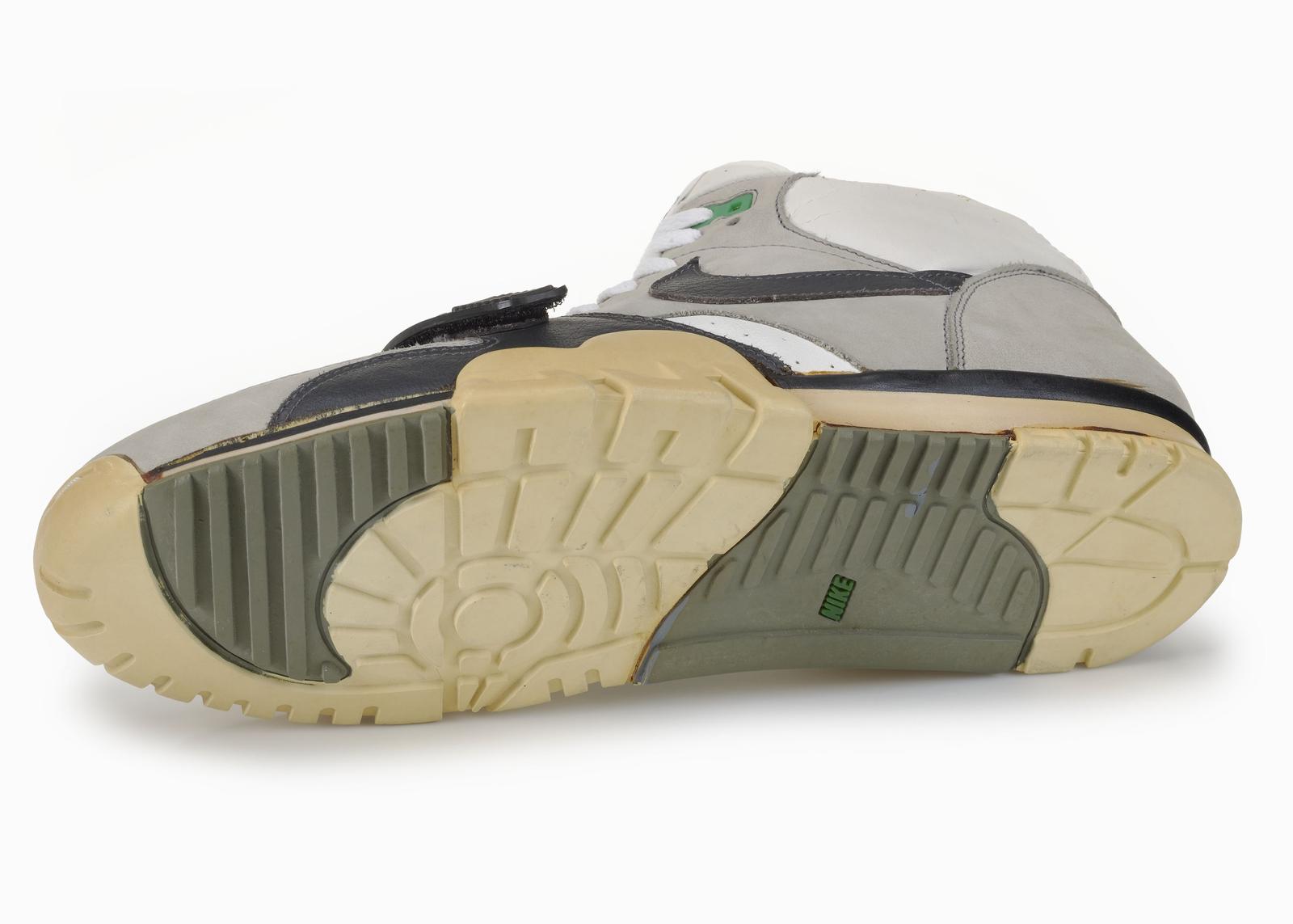 Nike,Air Trainer 1,Utility,DH7  TS 联名的机能版！Nike 科幻新鞋型曝光！