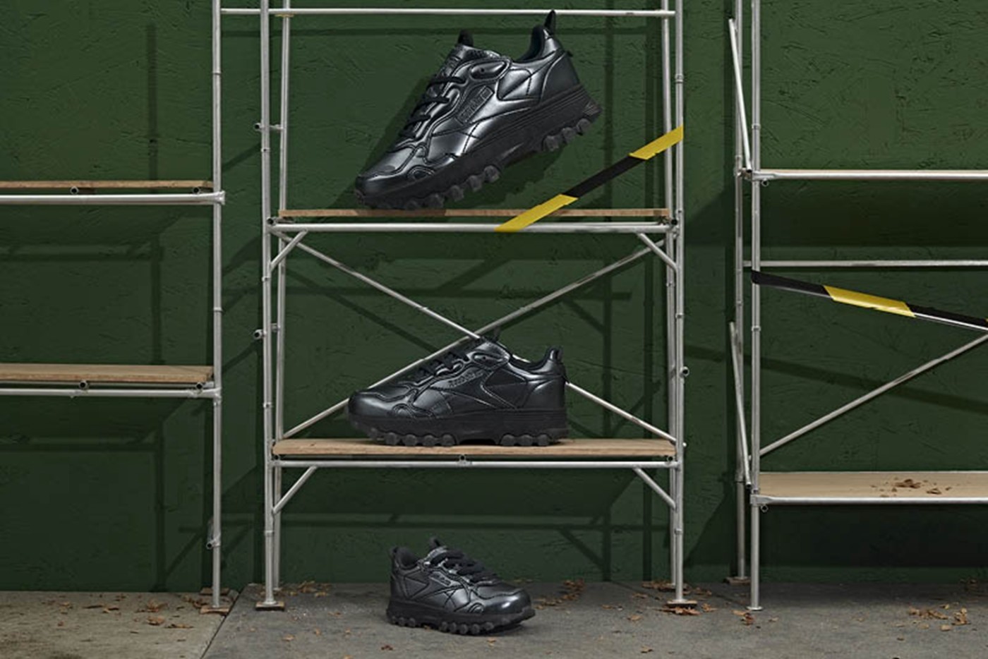 Reebok,Cardi B,Classic Leather  Cardi B 专属鞋服来了！全新 Reebok x CARDI 系列正式发售！
