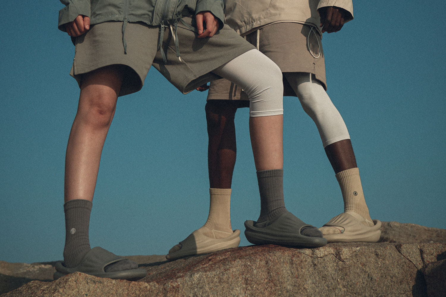 UZIS,The Step,GLACIER,DESERT,L  极致轻质软弹！UZIS 全新 “THE STEP” 运动拖鞋即将发售！