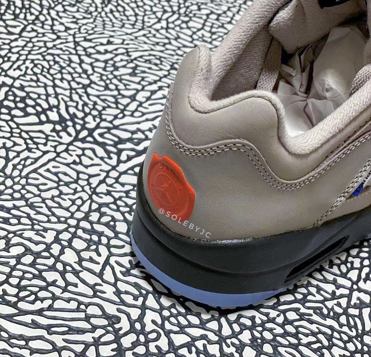 PSG,AJ5,Air Jordan 5,大巴黎  首次实物曝光！「大巴黎」又有新的 AJ 联名鞋了！