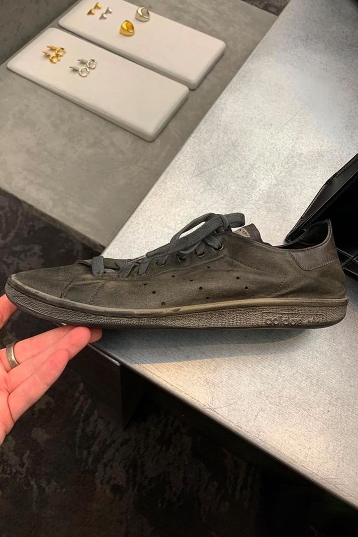 Balenciaga,adidas,Destroyed,St 末日废土风!「战损版」Stan Smith 你给几分? Balenciaga,adidas,Destroyed,St 末日废土风!「战损版」Stan Smith 你给几分?