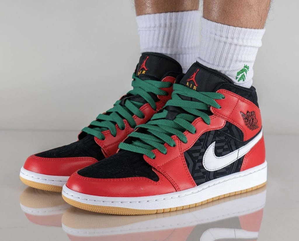 Air Jordan 1 Mid,Christmas,DQ8  Nike 圣诞节新鞋提前曝光？实物上脚来了！