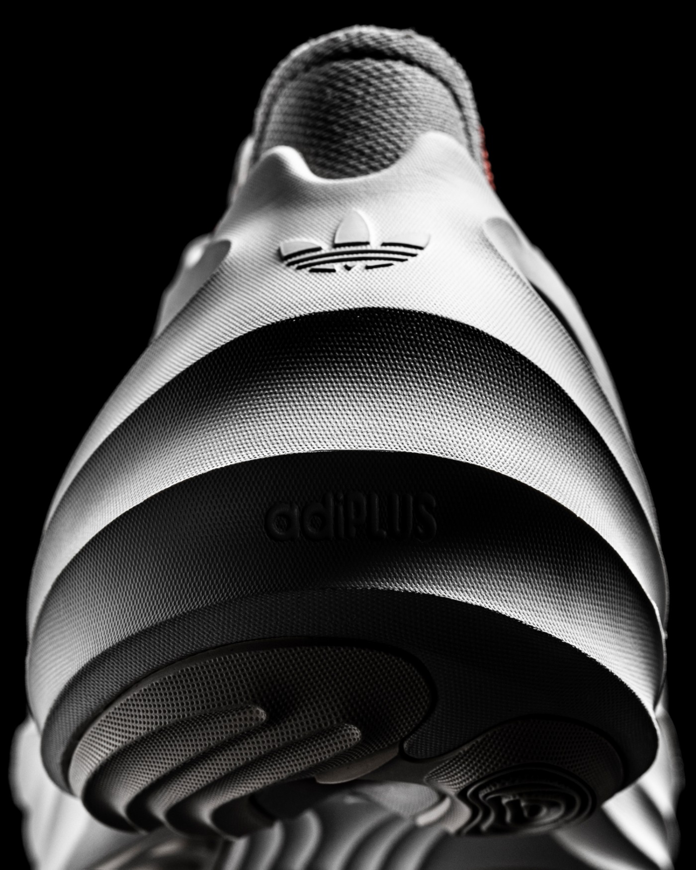 上脚,开箱,发售,adiFOM Q,adidas Origi  都在问的「神秘新鞋」开箱！终于要发售了！侃爷见了都得懵！
