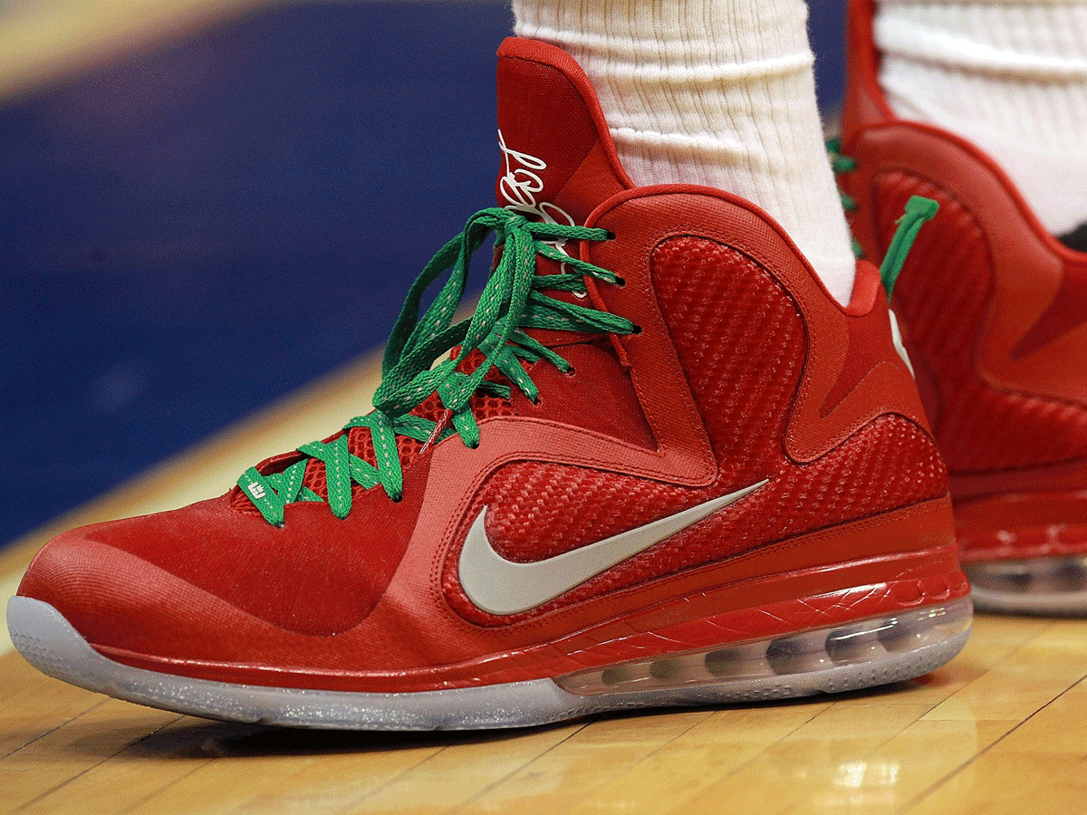 Nike,LeBron 20,Christmas,FJ495  「圣诞大战」LBJ20 首次曝光！网友：爷青回！