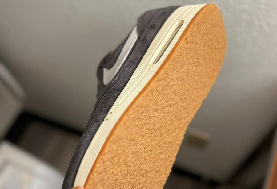 Nike,Air Max 1 PRM Crepe,Soft  「奢华版」Air Max 1 新配色曝光！网友：这鞋底咋回事儿？
