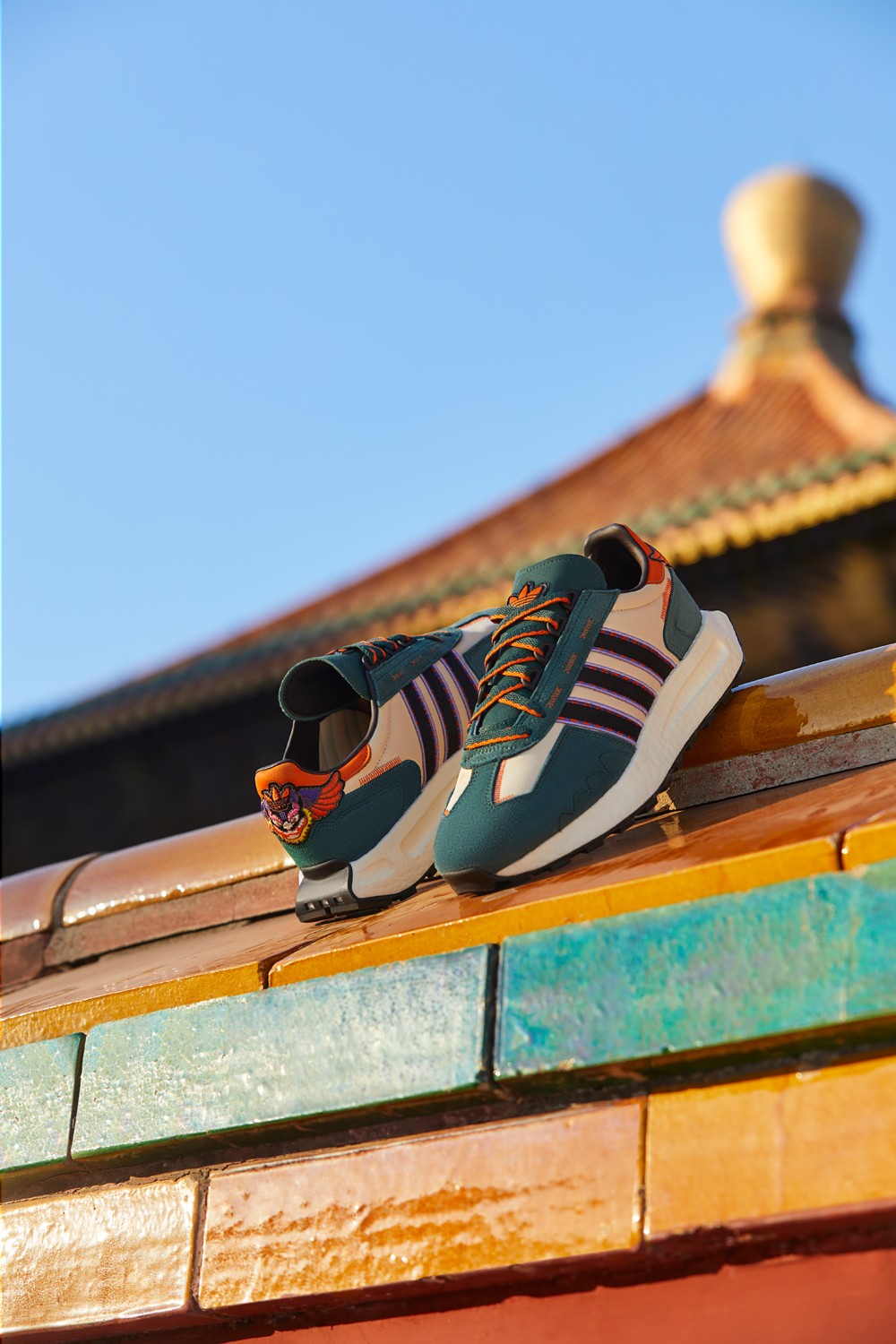 adidas Originals,三叶草  这才配叫「中国风」设计！三叶草新鞋颜值、脚感都有！