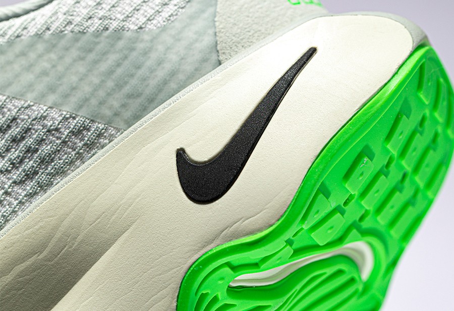 Nike,Motiva  压马路神器 +1！Nike「波浪鞋」多款新配色曝光！