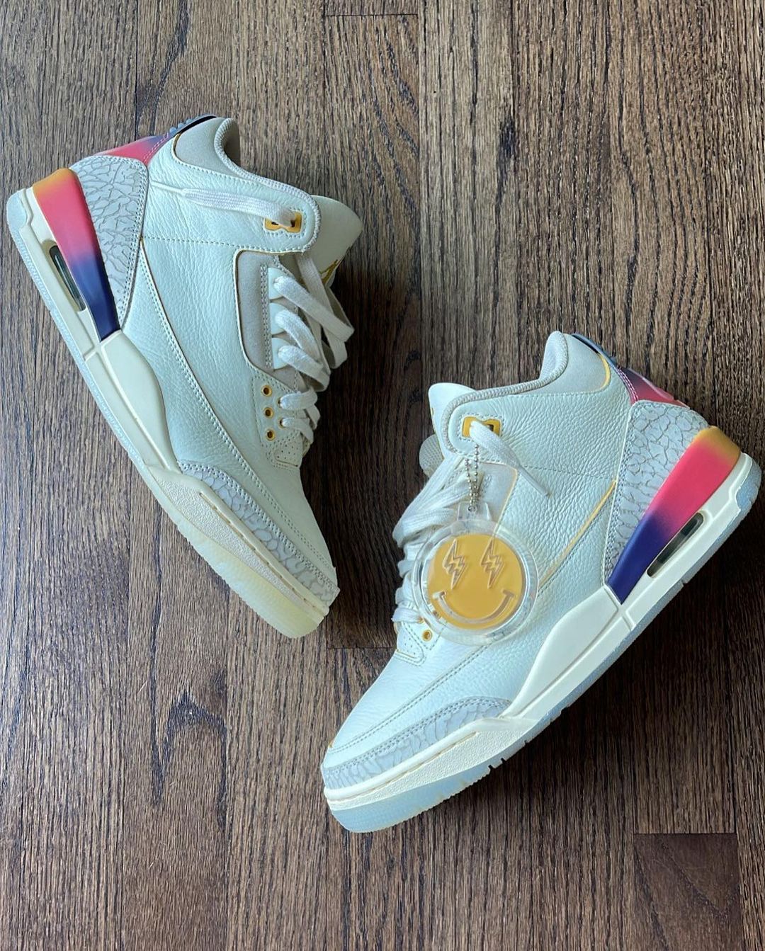 FN0344-901,Air Jordan 3,AJ3,J 发售倒计时!「最美联名」J Balvin x AJ3 又有实物曝光! FN0344-901,Air Jordan 3,AJ3,J 发售倒计时!「最美联名」J Balvin x AJ3 又有实物曝光!