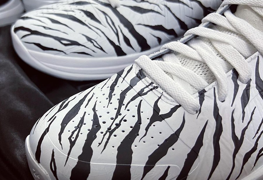 Nike,Kobe 5,球鞋定制  「白虎」Kobe 5 实物泄露！还有特殊鞋盒！