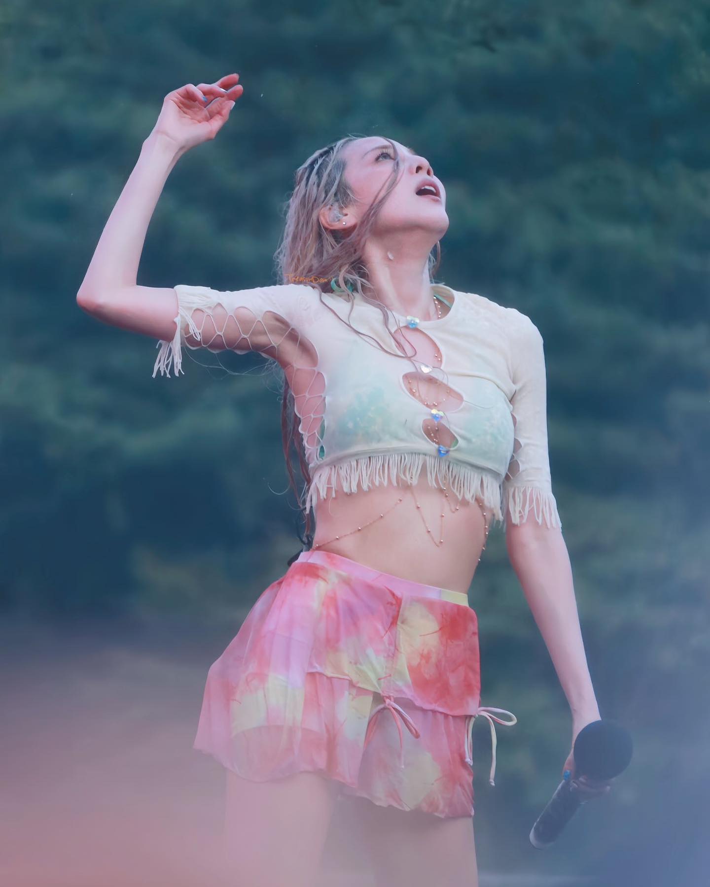 daraxxi,朴山多拉 湿身玩水秀马甲线!权志龙抢着送鞋的「球鞋女神」就是她! daraxxi,朴山多拉 湿身玩水秀马甲线!权志龙抢着送鞋的「球鞋女神」就是她!